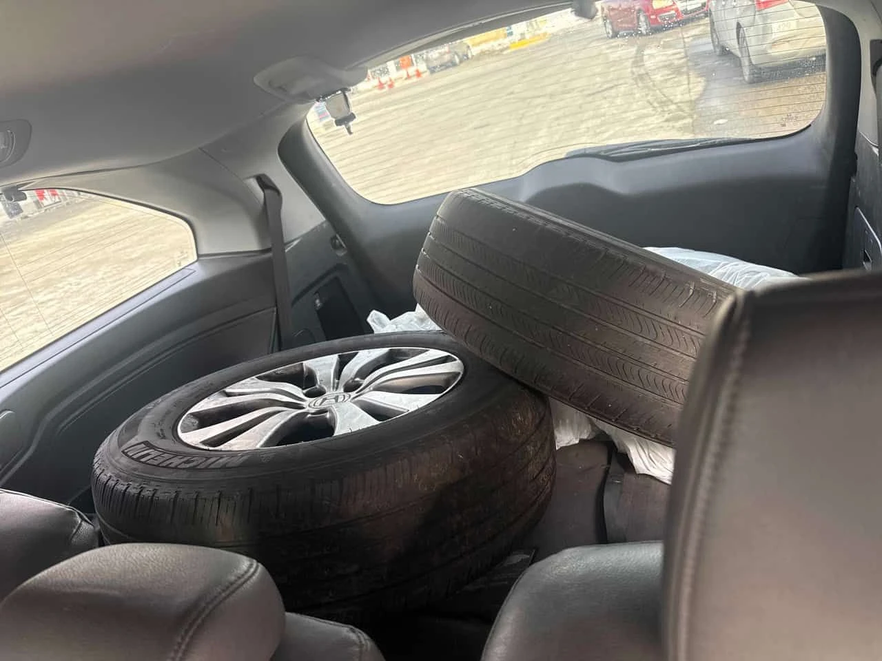 Honda Odyssey EX L * КОЖА* ПОДГРЕВИ* ДВА ЧИФТА ГУМИ/ДЖАНТИ* , снимка 13 - Автомобили и джипове - 53781832