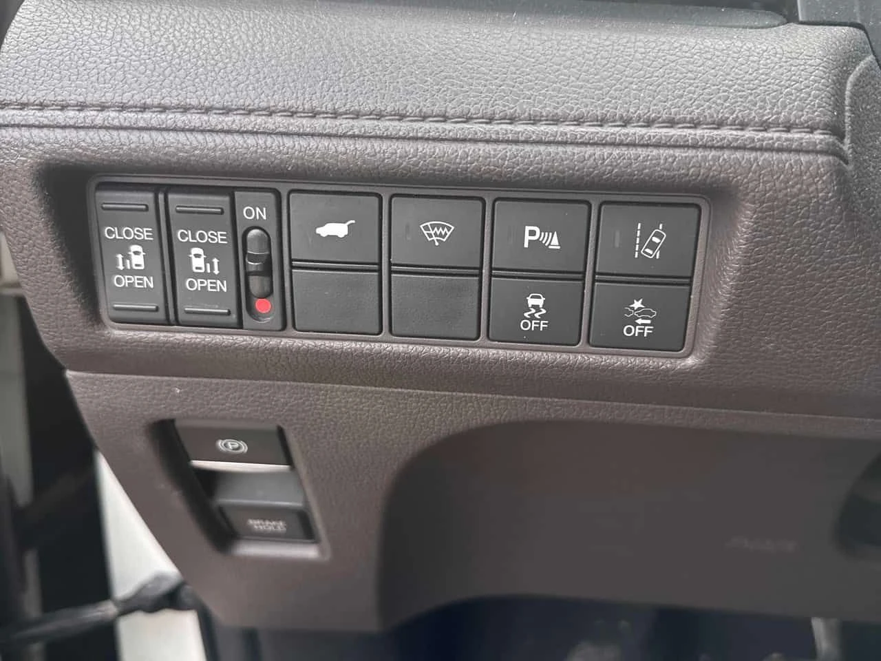 Honda Odyssey EX L * КОЖА* ПОДГРЕВИ* ДВА ЧИФТА ГУМИ/ДЖАНТИ* , снимка 17 - Автомобили и джипове - 53781832