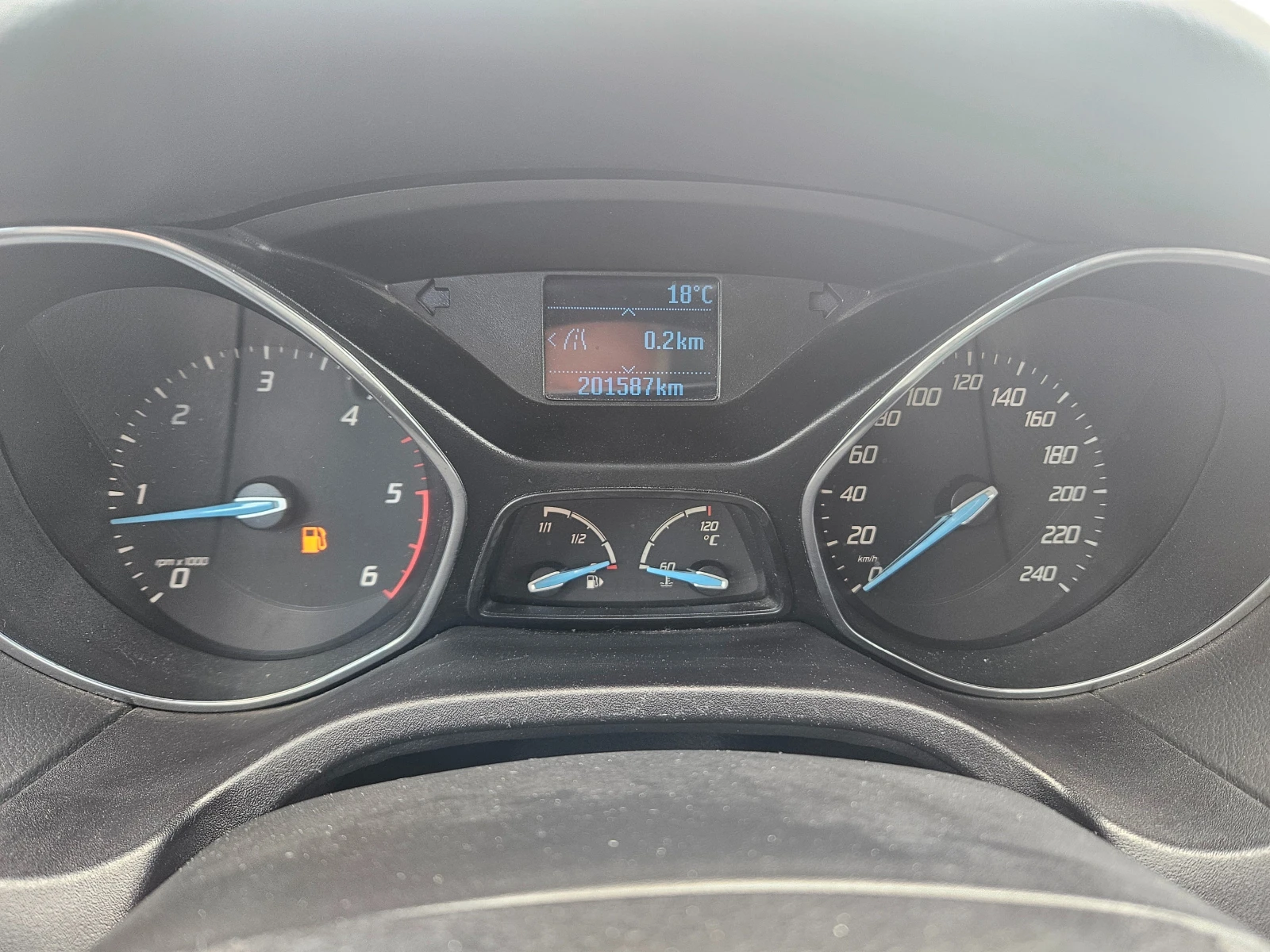 Ford Focus 1.6TDCI ПЕРФЕКТЕН, снимка 9 - Автомобили и джипове - 54147667