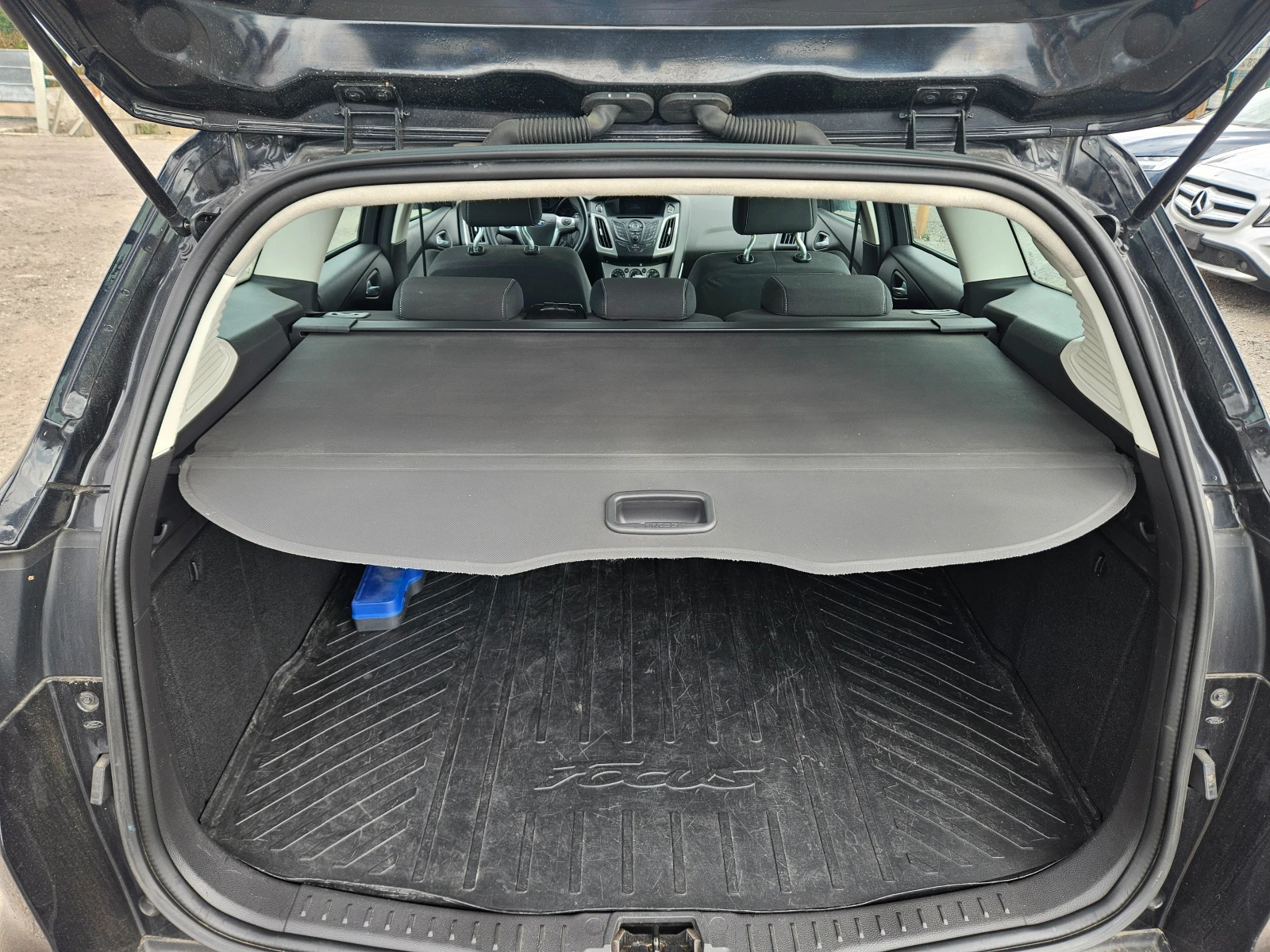 Ford Focus 1.6TDCI ПЕРФЕКТЕН, снимка 7 - Автомобили и джипове - 54147667