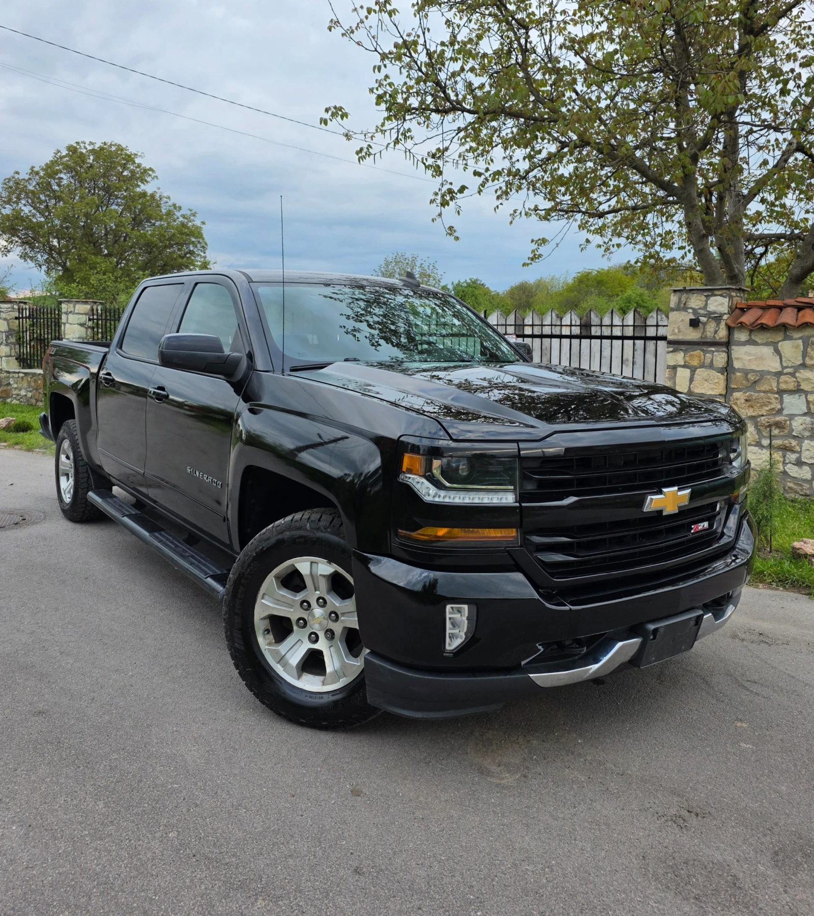 Chevrolet Silverado LT Z71, снимка 2 - Автомобили и джипове - 54402236