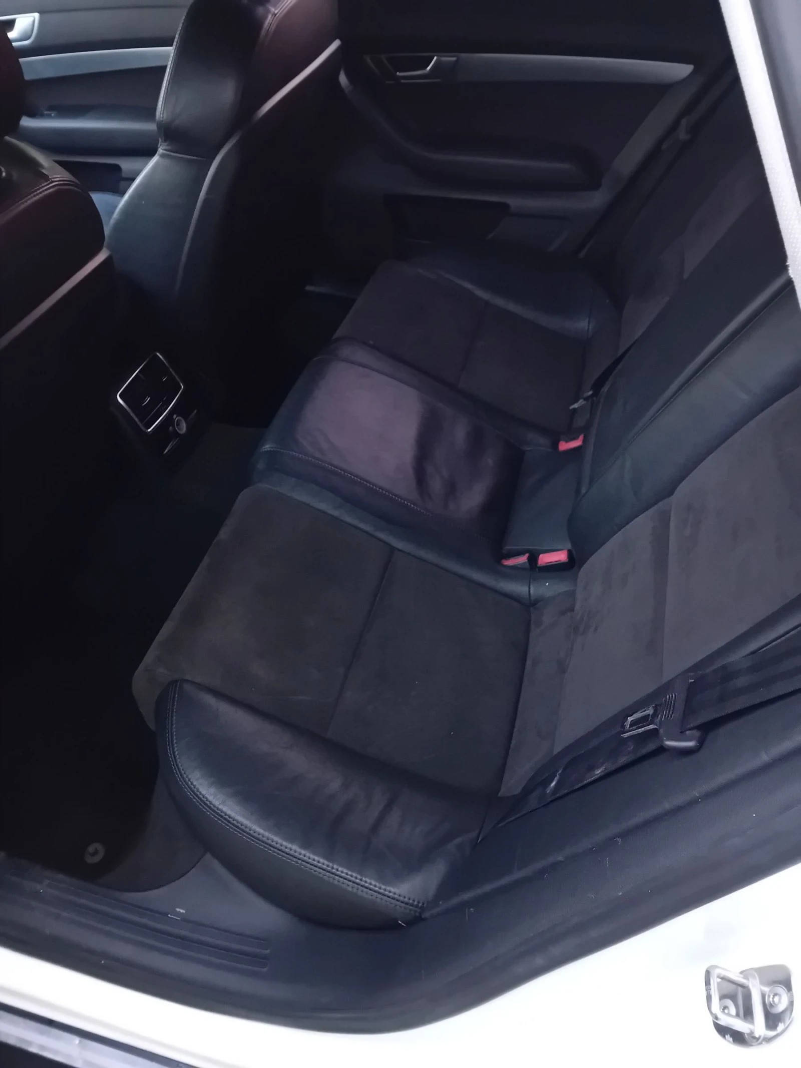 Audi A6 2.7 Quatrro Алкантара 19 ки джанти, снимка 14 - Автомобили и джипове - 54556623