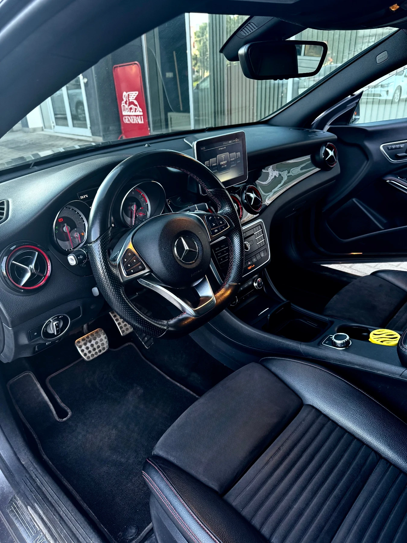 Mercedes-Benz CLA 250 AMG Sport, снимка 7 - Автомобили и джипове - 54769203
