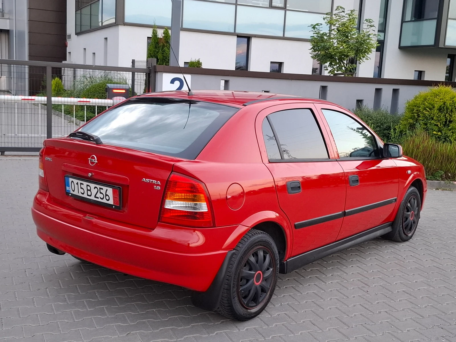Opel Astra 1.6i* (84кс)* KLIMA* НОВ ВНОС* , снимка 13 - Автомобили и джипове - 54918842