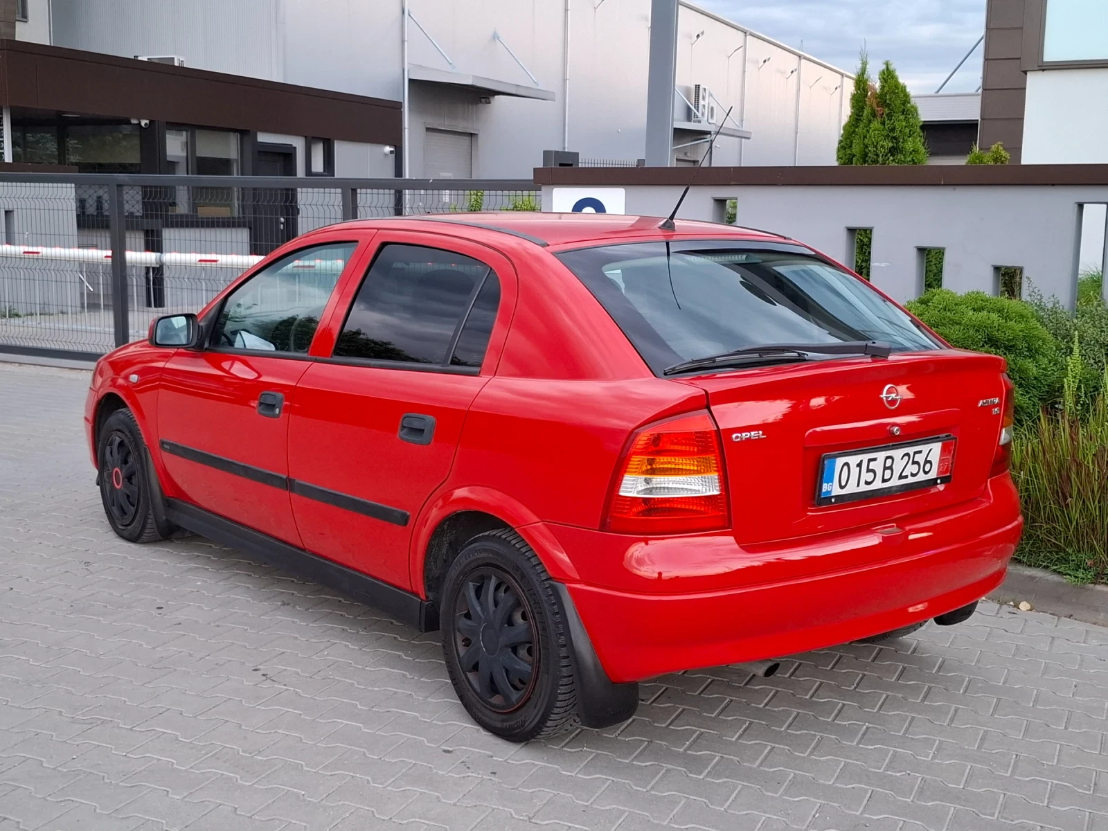 Opel Astra 1.6i* (84кс)* KLIMA* НОВ ВНОС* , снимка 7 - Автомобили и джипове - 54918842