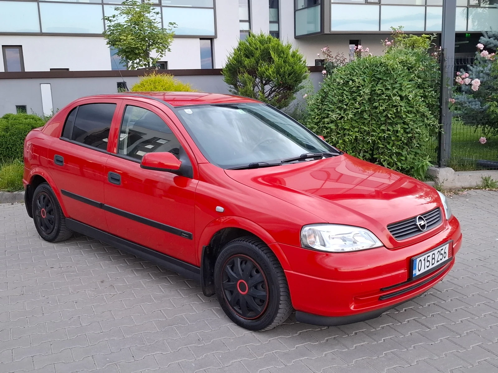 Opel Astra 1.6i* (84кс)* KLIMA* НОВ ВНОС* , снимка 10 - Автомобили и джипове - 54918842