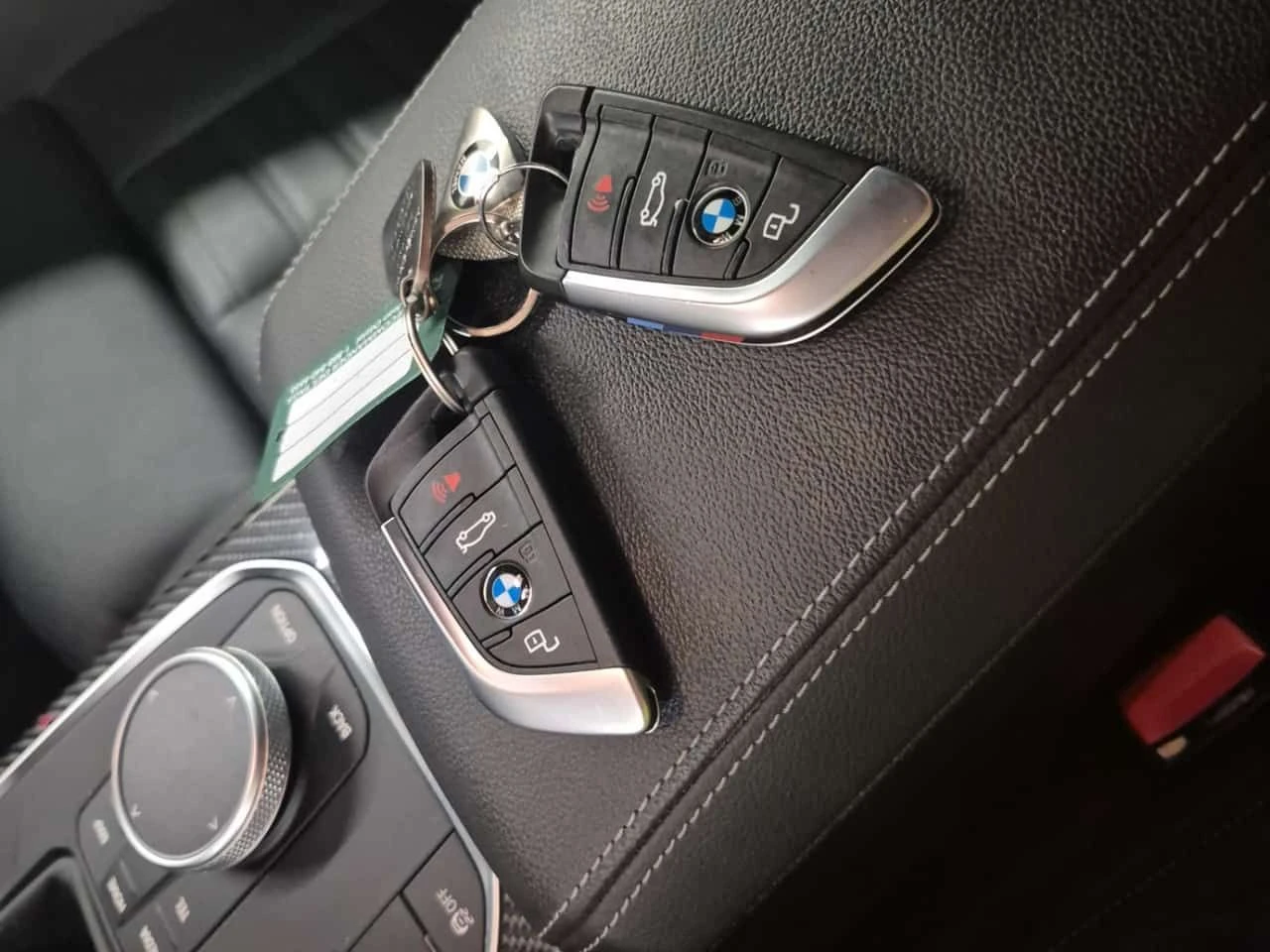 BMW M2 КАРБОН| РЪЧНИ СКОРОСТИ| H/K| 2 KЛЮЧА, снимка 17 - Автомобили и джипове - 55032849