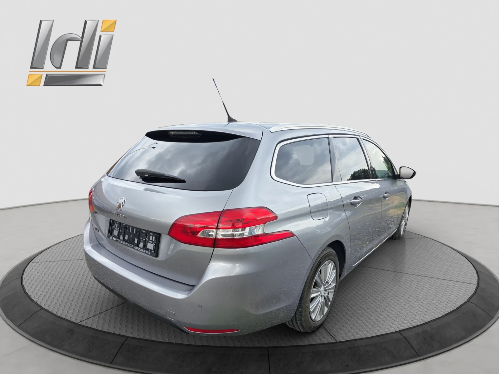 Peugeot 308 1.5 E-HDI 130  EAT8, снимка 6 - Автомобили и джипове - 55296798