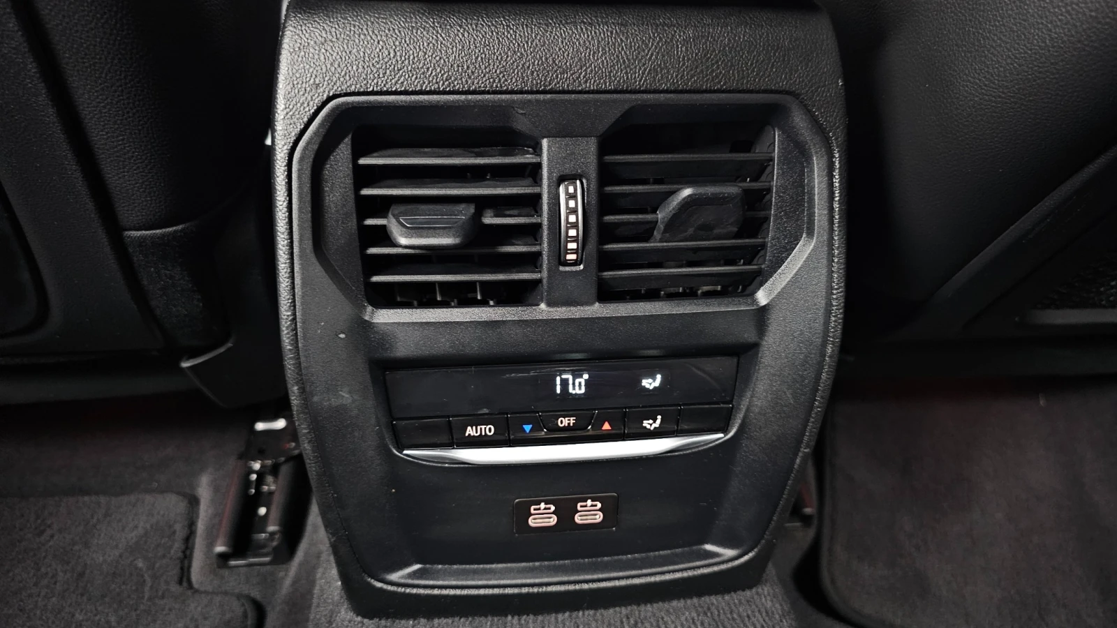 BMW 320 i M Sport, снимка 17 - Автомобили и джипове - 55597628