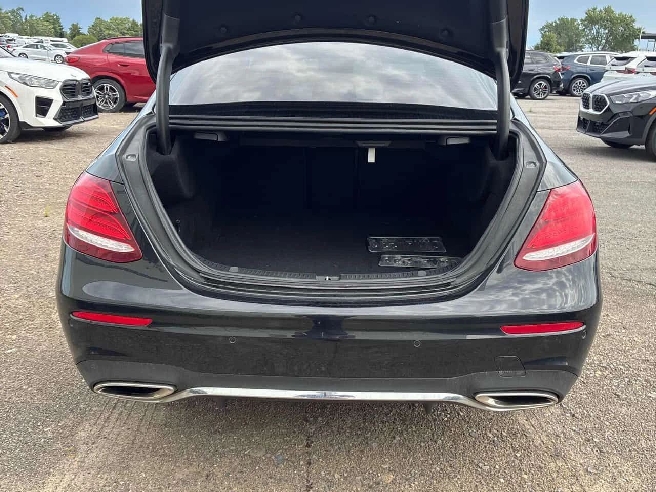 Mercedes-Benz E 300  / BURMESTER / 360 / DISTRONIC , снимка 6 - Автомобили и джипове - 55626560