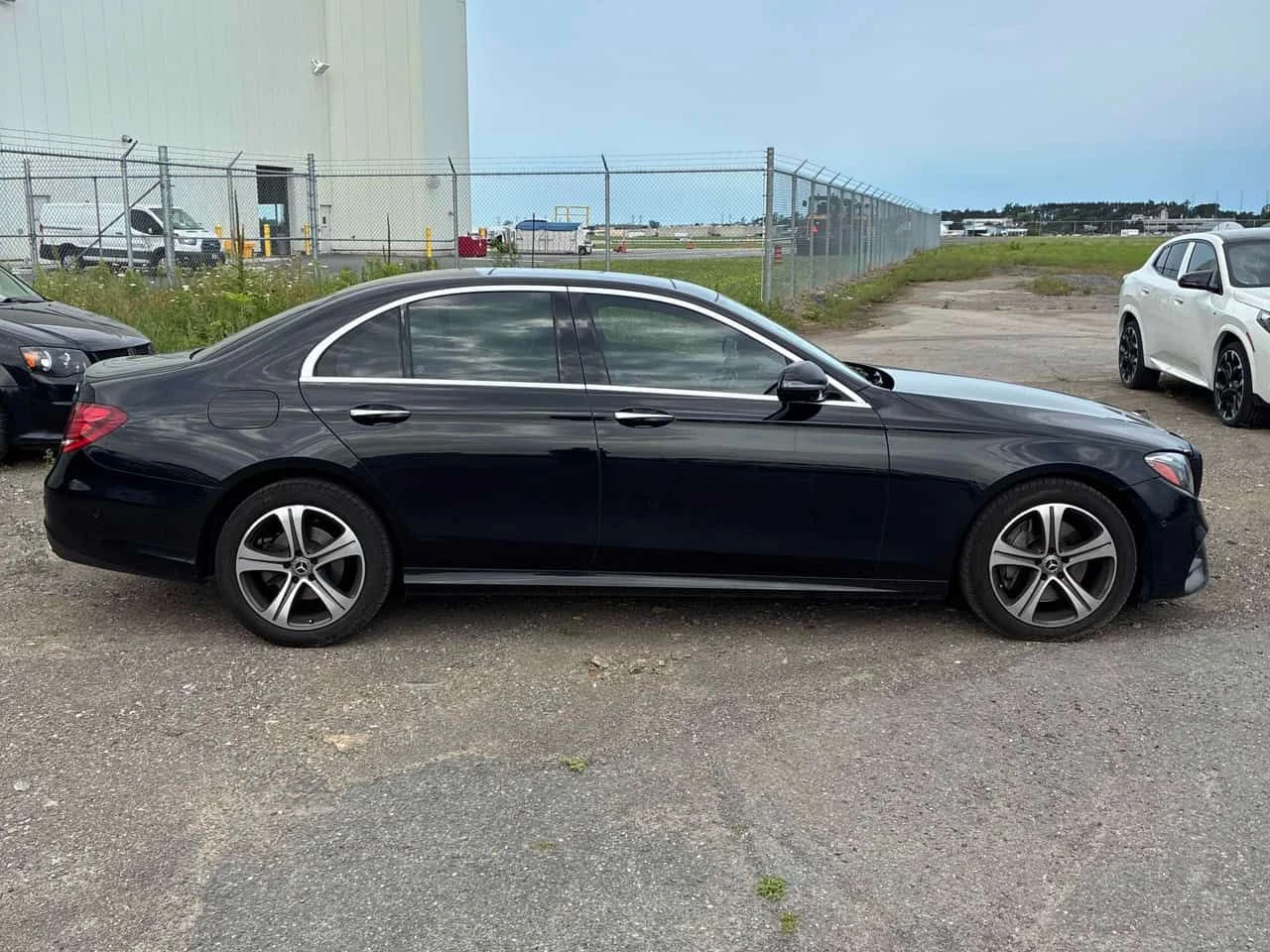 Mercedes-Benz E 300  / BURMESTER / 360 / DISTRONIC , снимка 4 - Автомобили и джипове - 55626560