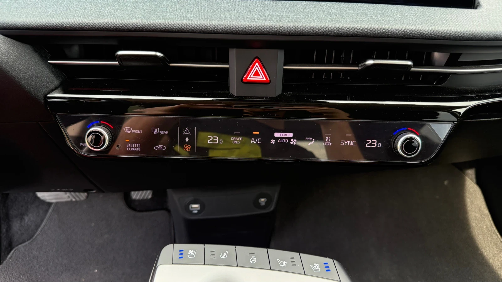 Kia EV6 Wind 100%[SOH] 77.4kWh , снимка 16 - Автомобили и джипове - 55925913