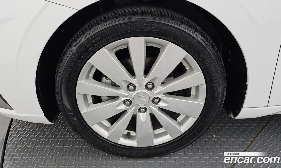 Hyundai Elantra 1.6 Smart, снимка 5 - Автомобили и джипове - 55890568
