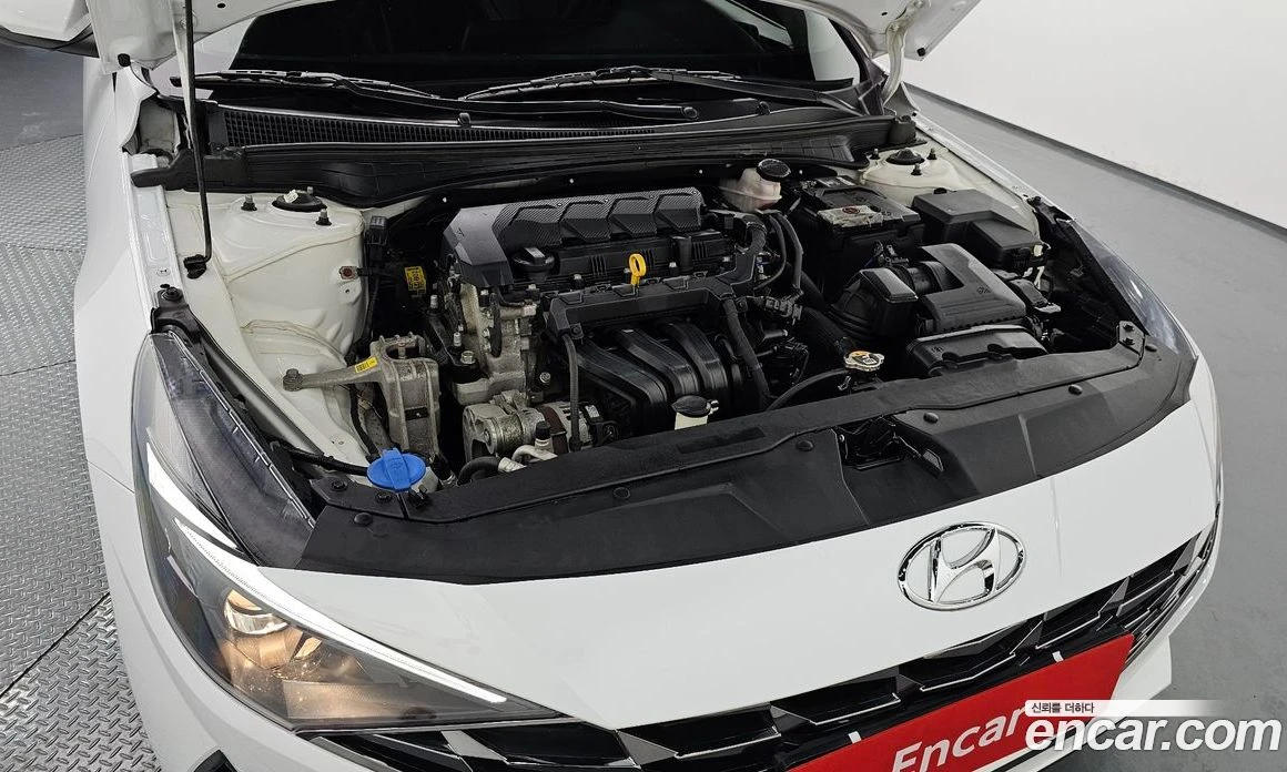 Hyundai Elantra 1.6 Smart, снимка 6 - Автомобили и джипове - 55890568