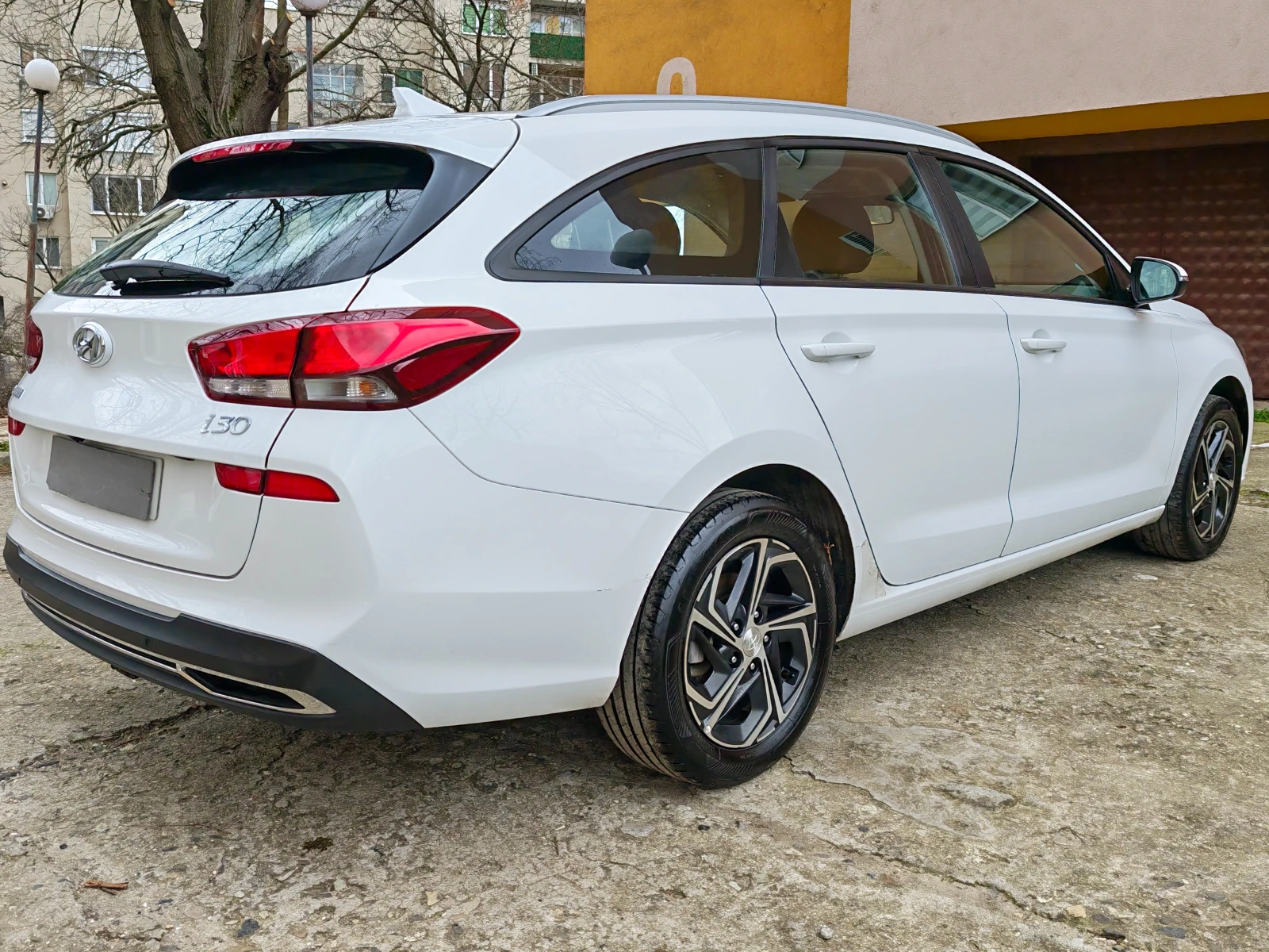 Hyundai I30 1.6 CRDI, снимка 7 - Автомобили и джипове - 55896533