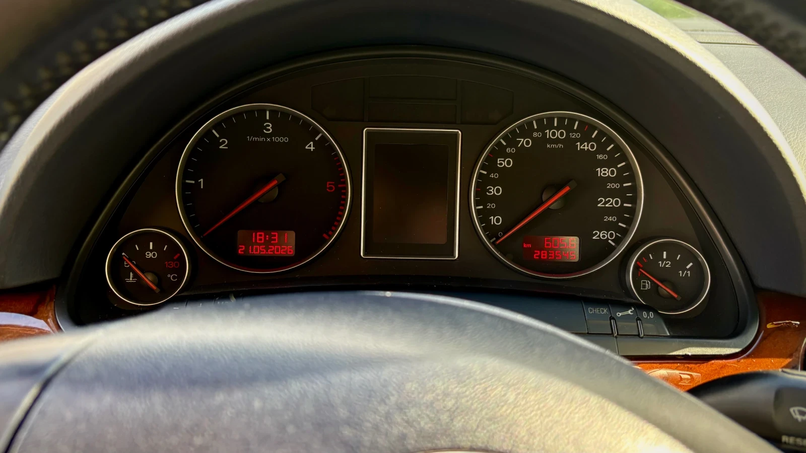 Audi A4 2.5 TDI quattro, снимка 10 - Автомобили и джипове - 55977967