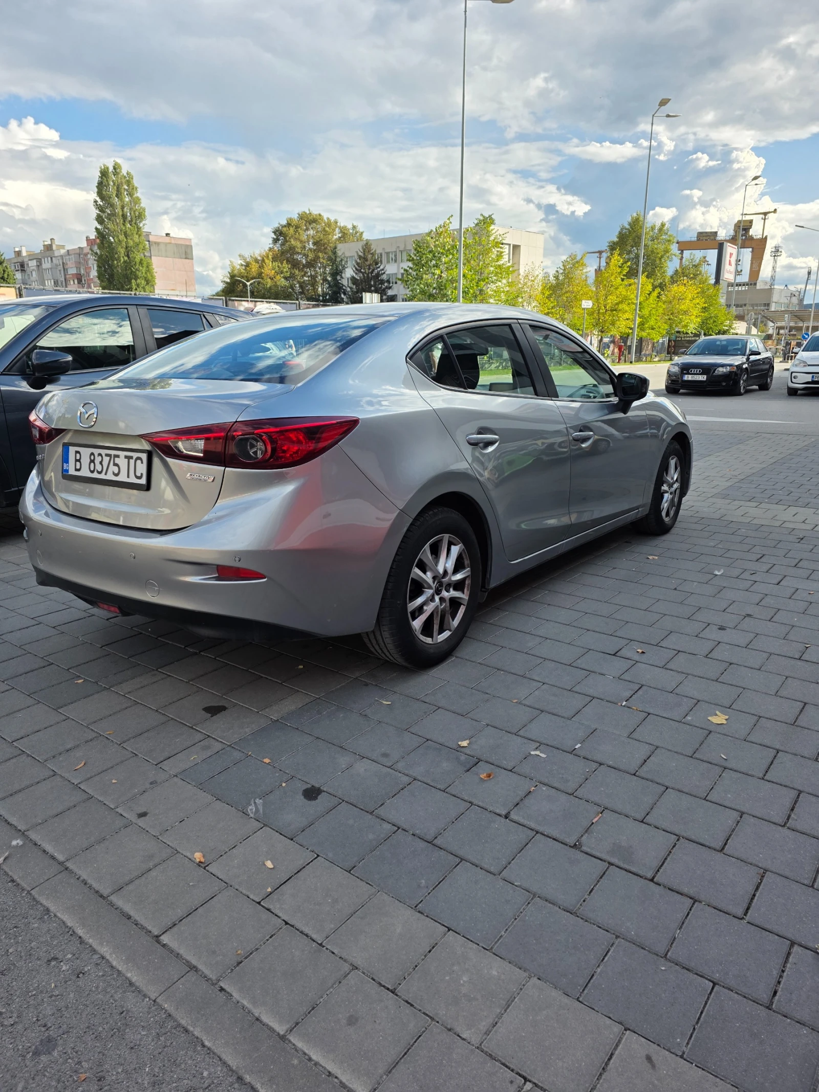 Mazda 3 2.2 Skyactiv, снимка 4 - Автомобили и джипове - 56199527
