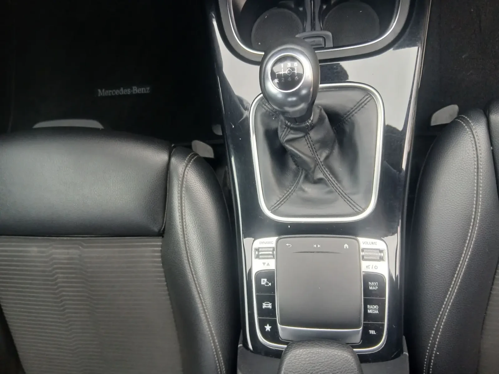 Mercedes-Benz A 200 Dynamic Select - Ambient Lights, снимка 12 - Автомобили и джипове - 56661111
