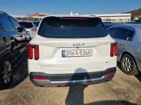 Kia Sorento 2.2 4x4| КАМЕРА| ОБДУХВАНЕ| 7 МЕСТА| ВКЛ.ТЕХНОТЕСТ, снимка 3
