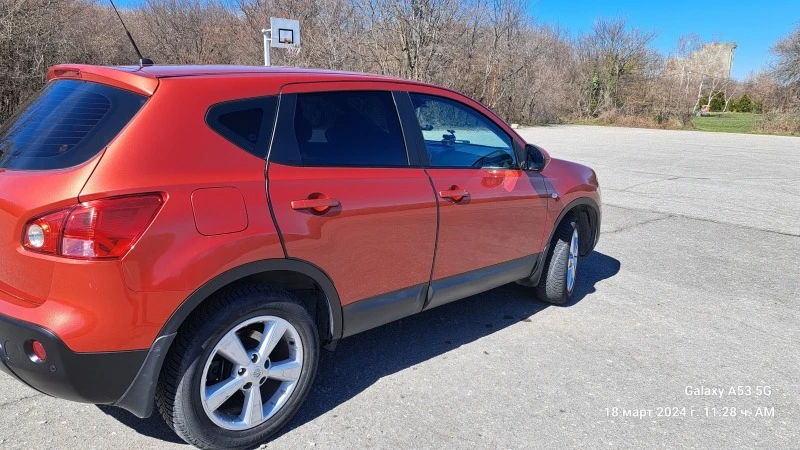 Nissan Qashqai 2.0i, снимка 8 - Автомобили и джипове - 47294404