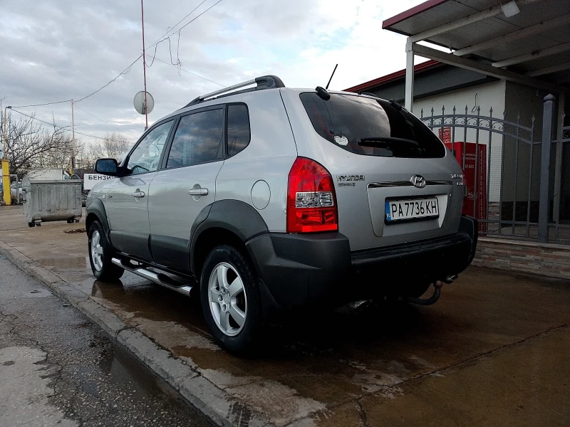 Hyundai Tucson 2.0 CRDI/4* 4, снимка 7 - Автомобили и джипове - 48360951