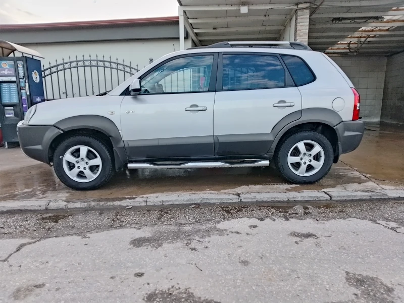 Hyundai Tucson 2.0 CRDI/4* 4, снимка 4 - Автомобили и джипове - 48360951