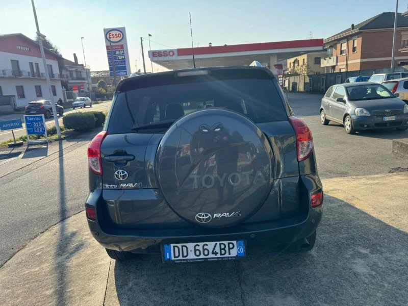 Toyota Rav4 2.2D-4D 136CV LUXURY 4х4, снимка 5 - Автомобили и джипове - 48670456