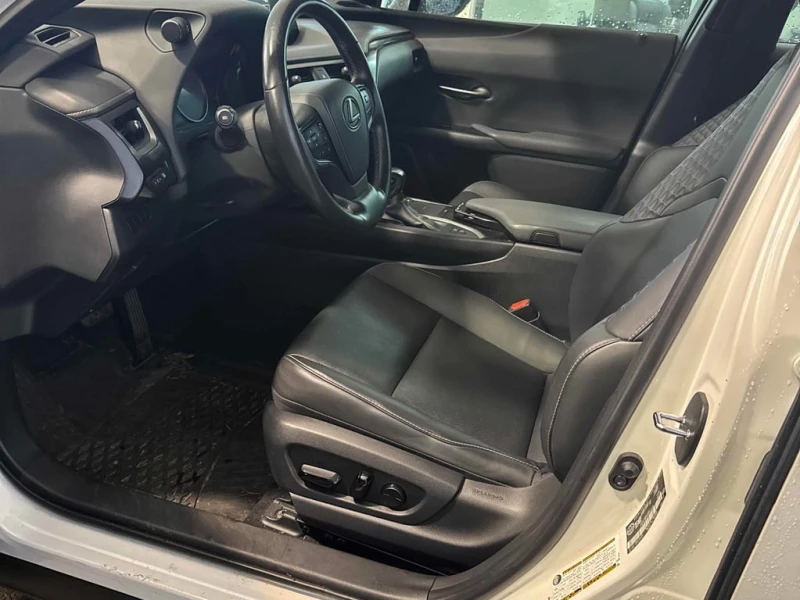 Lexus UX * 250h * CARFAX * БЕЗ ПЪРВОНАЧАЛНА ВНОСКА, снимка 5 - Автомобили и джипове - 52567708