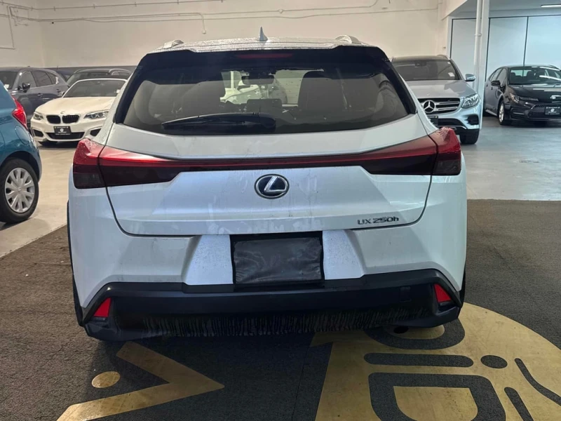 Lexus UX * 250h * CARFAX * БЕЗ ПЪРВОНАЧАЛНА ВНОСКА, снимка 4 - Автомобили и джипове - 52567708