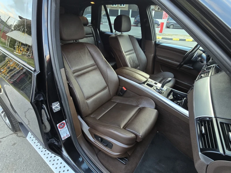 BMW X5 Топ състояние Facelift 8 скорости, снимка 13 - Автомобили и джипове - 52681047
