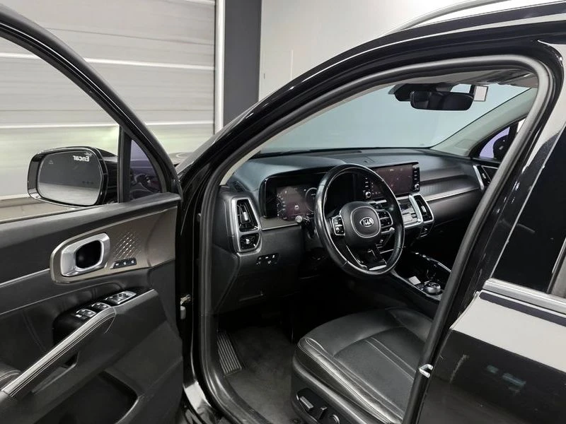 Kia Sorento Diesel 2.2 4WD| 360| DIST| ОБДУХ| DIGITAL, снимка 10 - Автомобили и джипове - 55736734