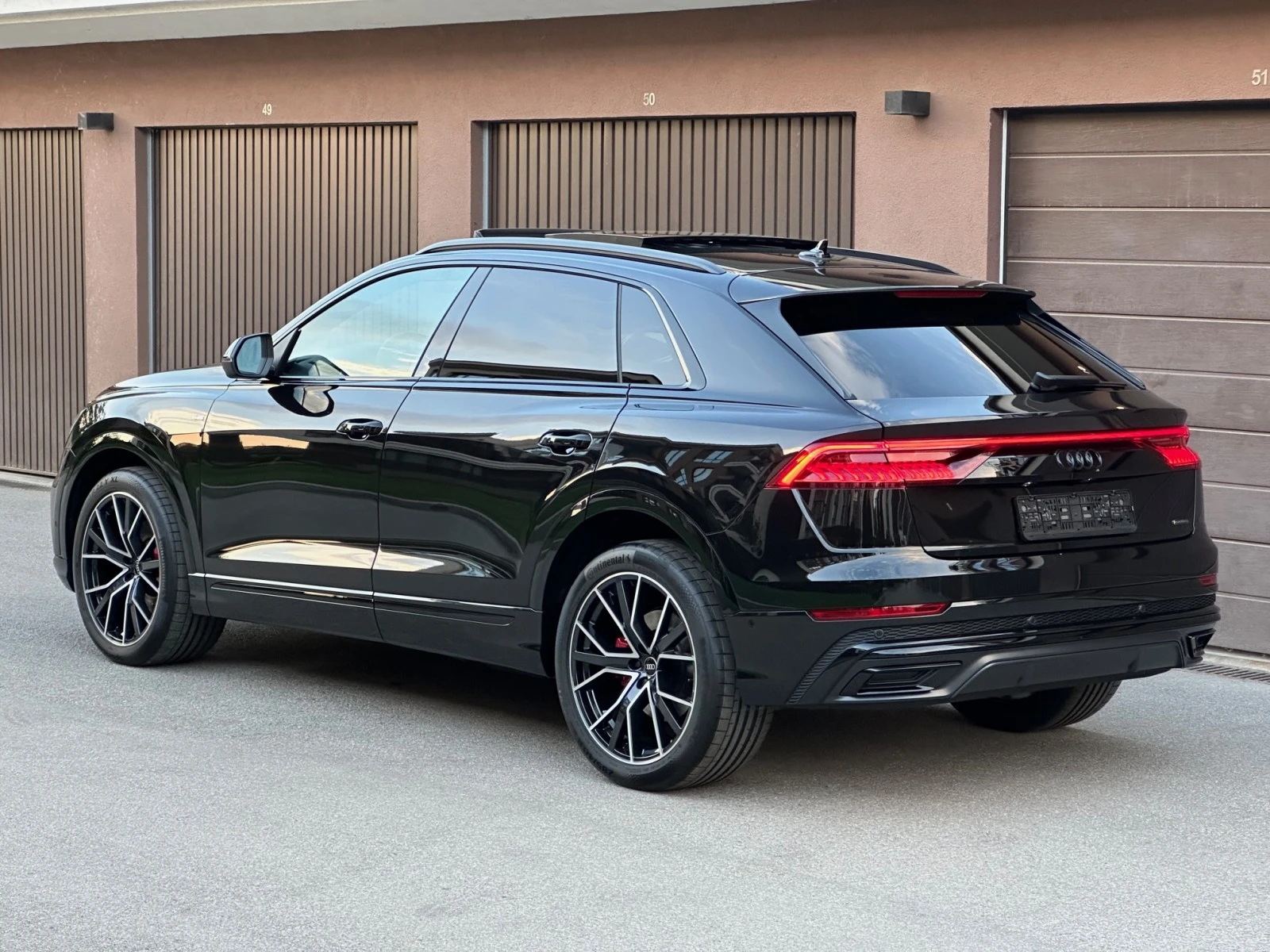 Audi Q8 50 TDI* 3xS line* MATRIX* 22"* PANO*  - изображение 5