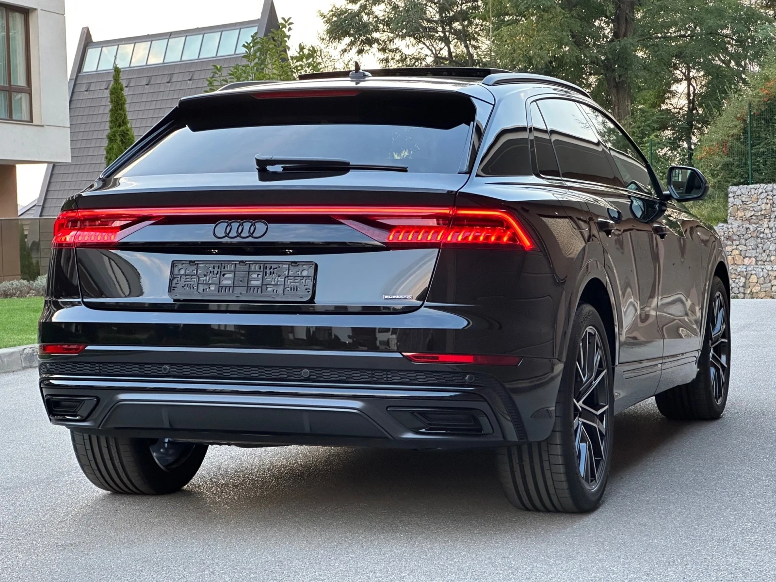 Audi Q8 50 TDI* 3xS line* MATRIX* 22"* PANO*  - изображение 8