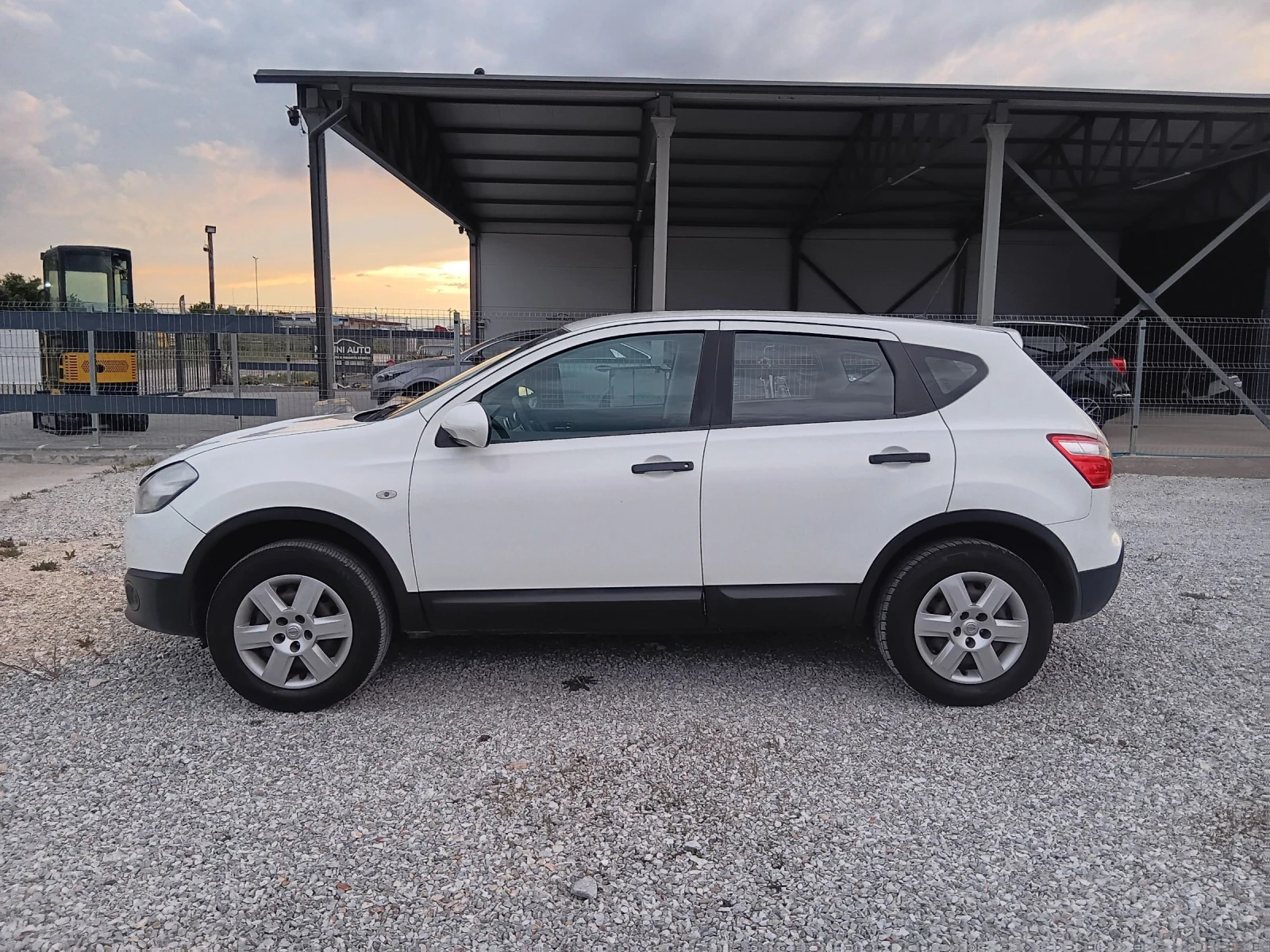 Nissan Qashqai 1.6i Facelift  - изображение 4