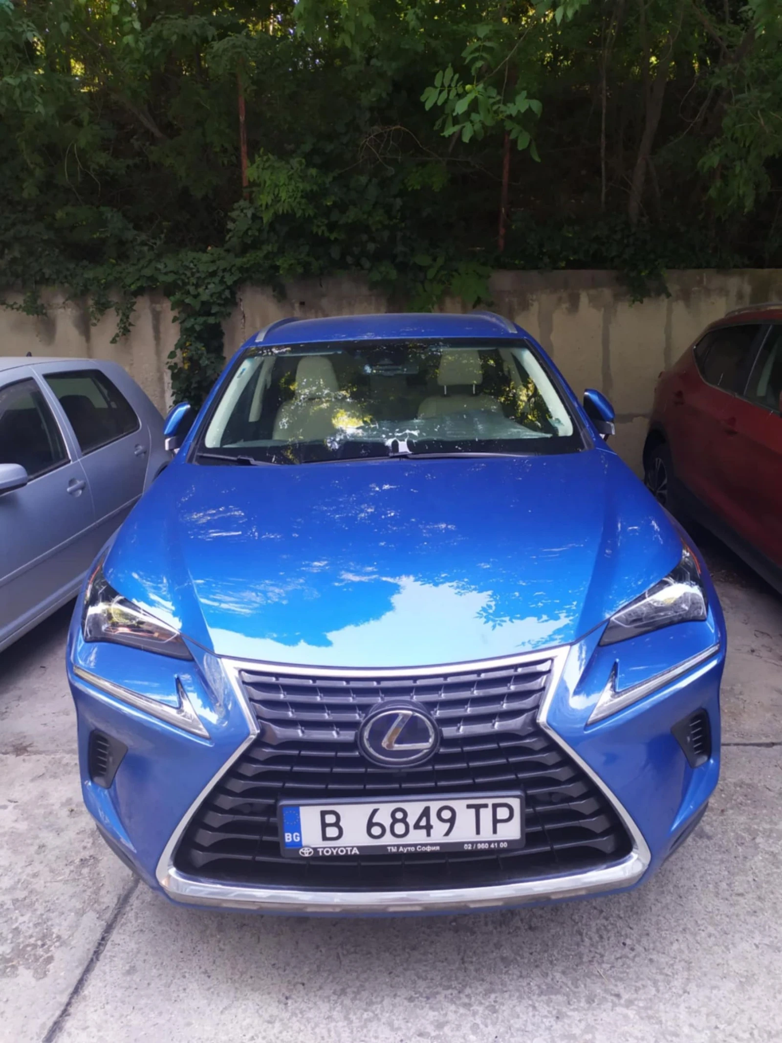Lexus NX 300h Executive 4x4 - изображение 3