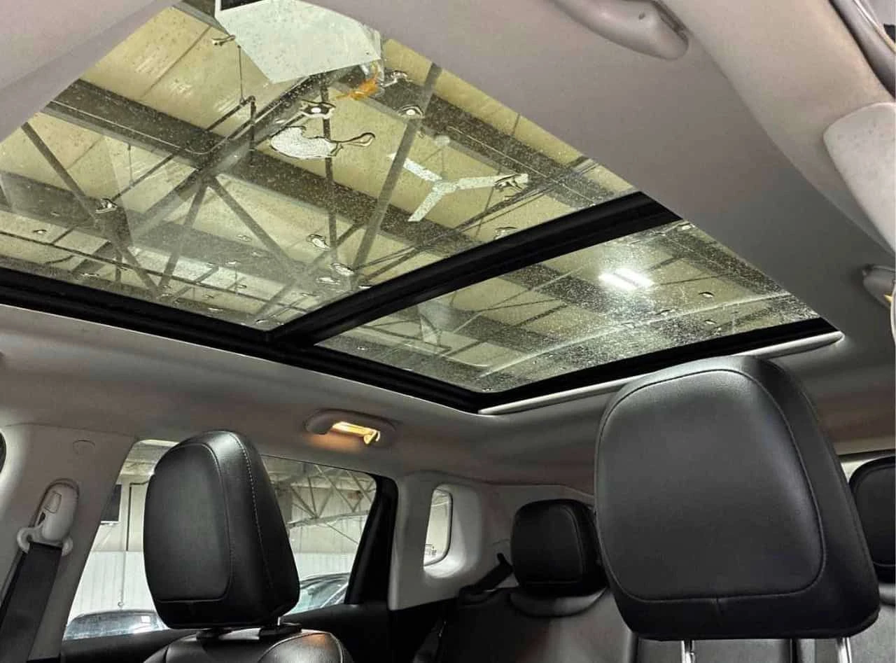 Jeep Compass * Trailhawk * CARFAX * KEYLESS * ПАНО, снимка 10 - Автомобили и джипове - 54145382