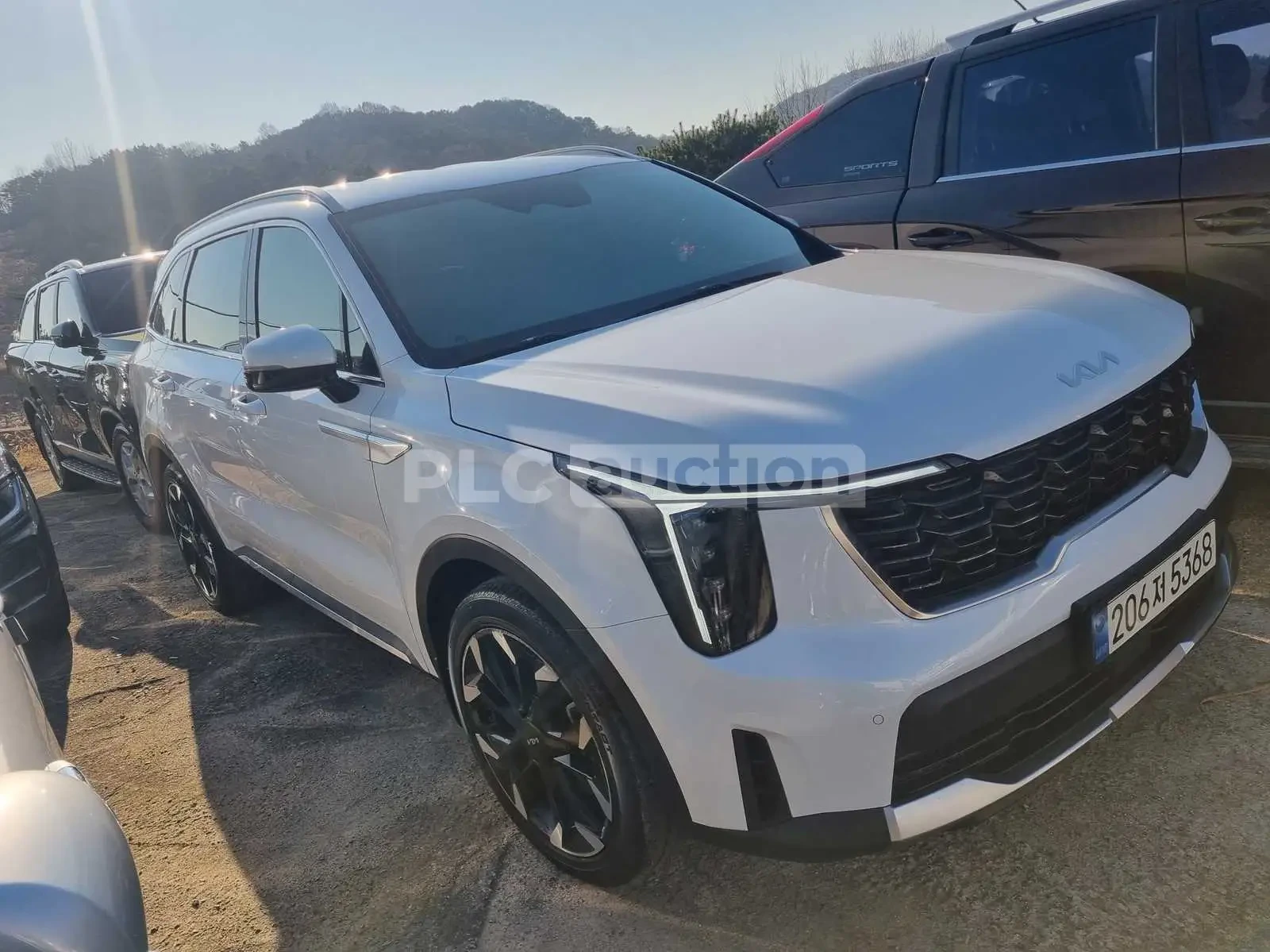 Kia Sorento 2.2 4x4| КАМЕРА| ОБДУХВАНЕ| 7 МЕСТА| ВКЛ.ТЕХНОТЕСТ, снимка 4 - Автомобили и джипове - 54686076
