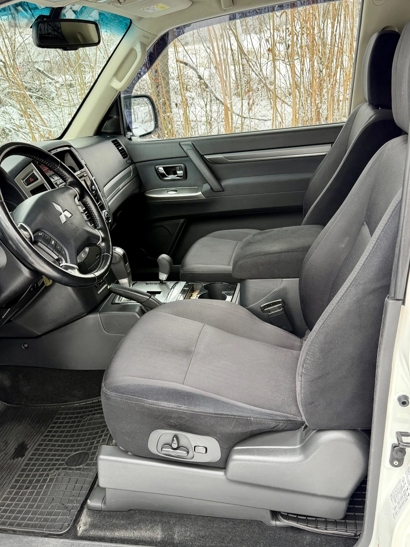 Mitsubishi Pajero 3.2 DI-D EVRO6, снимка 9 - Автомобили и джипове - 54730906