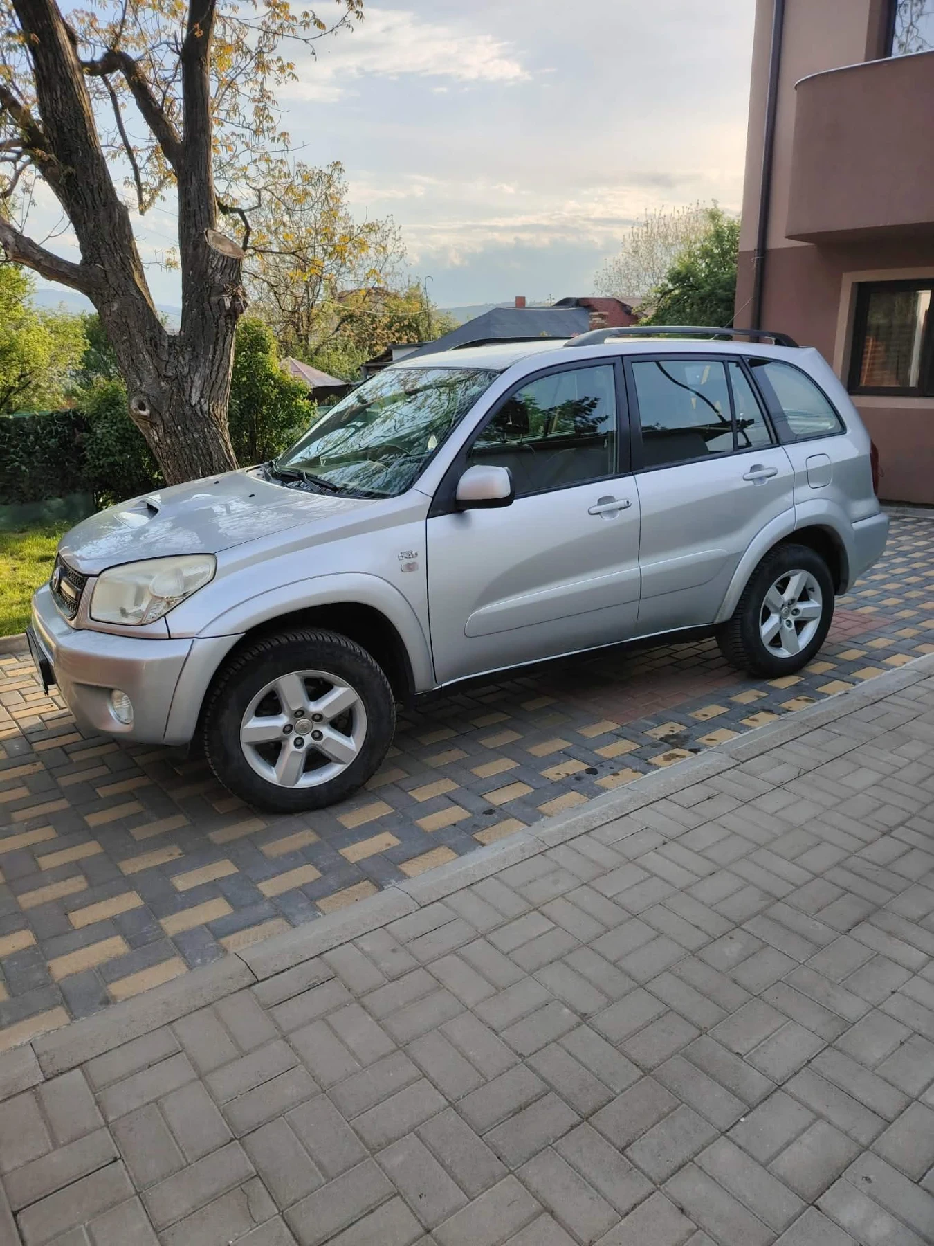 Toyota Rav4, снимка 2 - Автомобили и джипове - 54840876