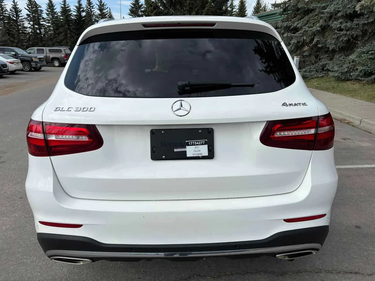 Mercedes-Benz GLC 300 ПОДГРЕВИ * ПАНО * KEYLESS * АВТОКРЕДИТ, снимка 4 - Автомобили и джипове - 55015428