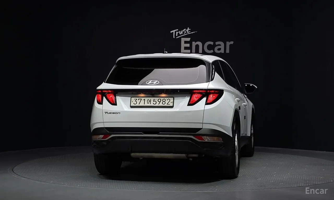 Hyundai Tucson Full extras* Цена до България, снимка 4 - Автомобили и джипове - 55640730