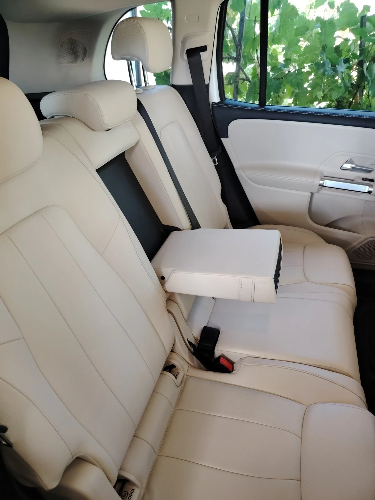 Mercedes-Benz GLB 250, снимка 16 - Автомобили и джипове - 55711419