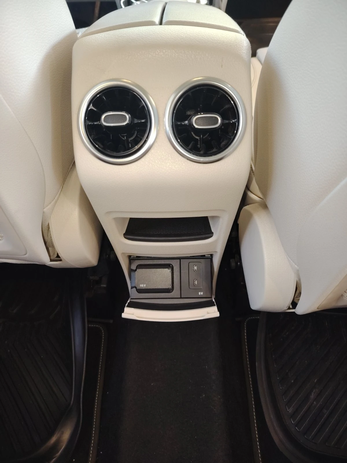 Mercedes-Benz GLB 250, снимка 15 - Автомобили и джипове - 55711419