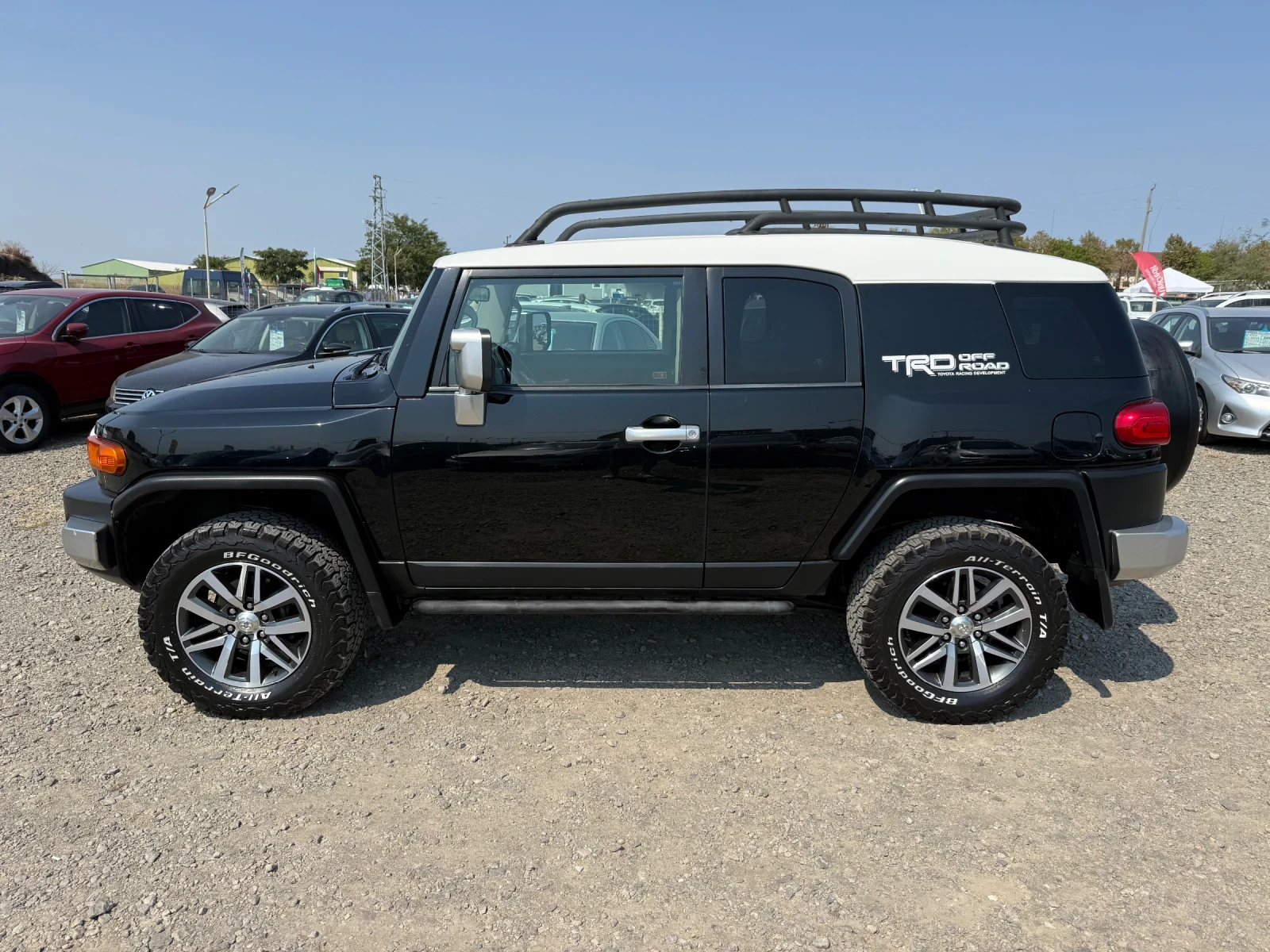 Toyota Fj cruiser 4.0i CH AUTOMAT 4x4, снимка 17 - Автомобили и джипове - 56129488