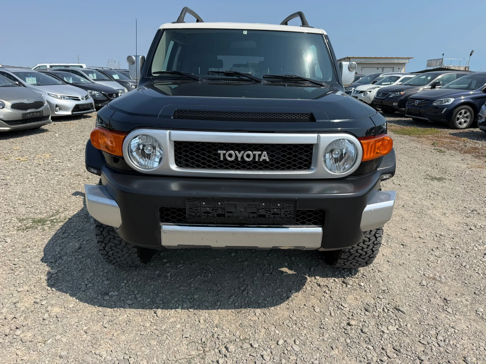 Toyota Fj cruiser 4.0i CH AUTOMAT 4x4, снимка 2 - Автомобили и джипове - 56129488
