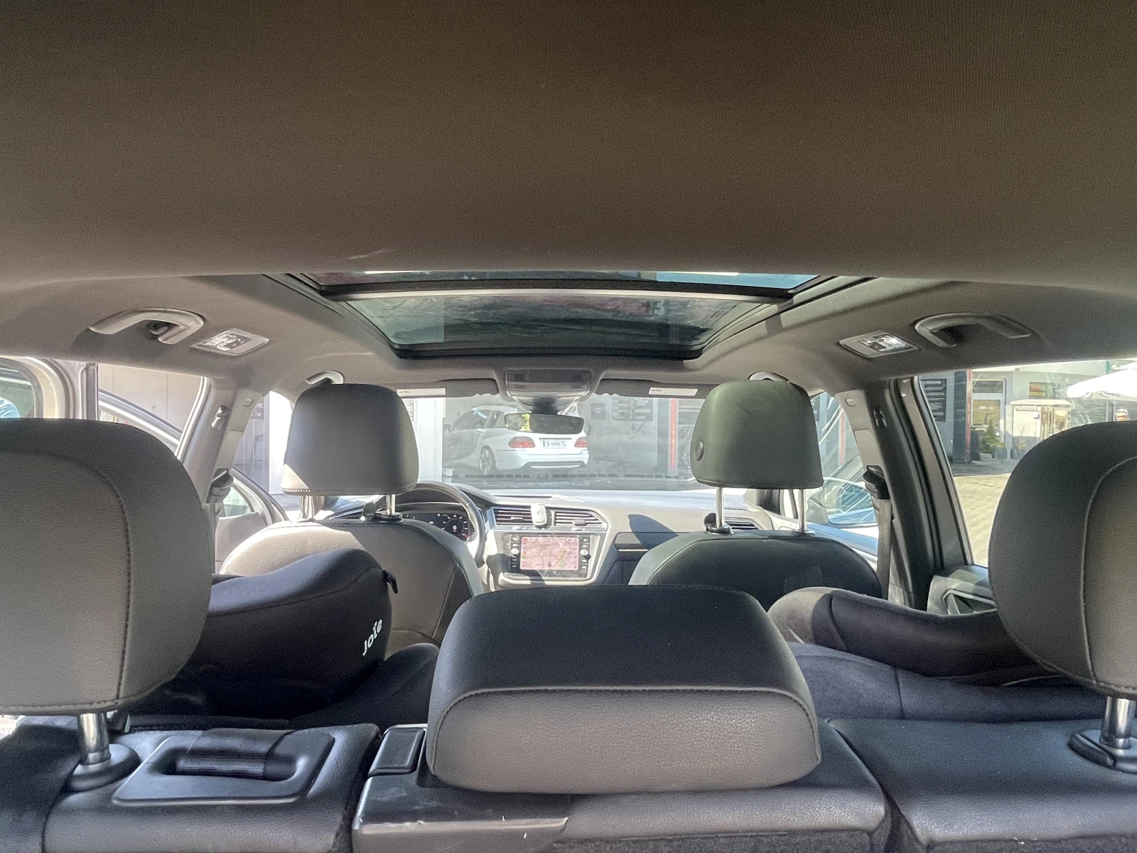 VW Tiguan Allspace R-Line, снимка 9 - Автомобили и джипове - 56528656
