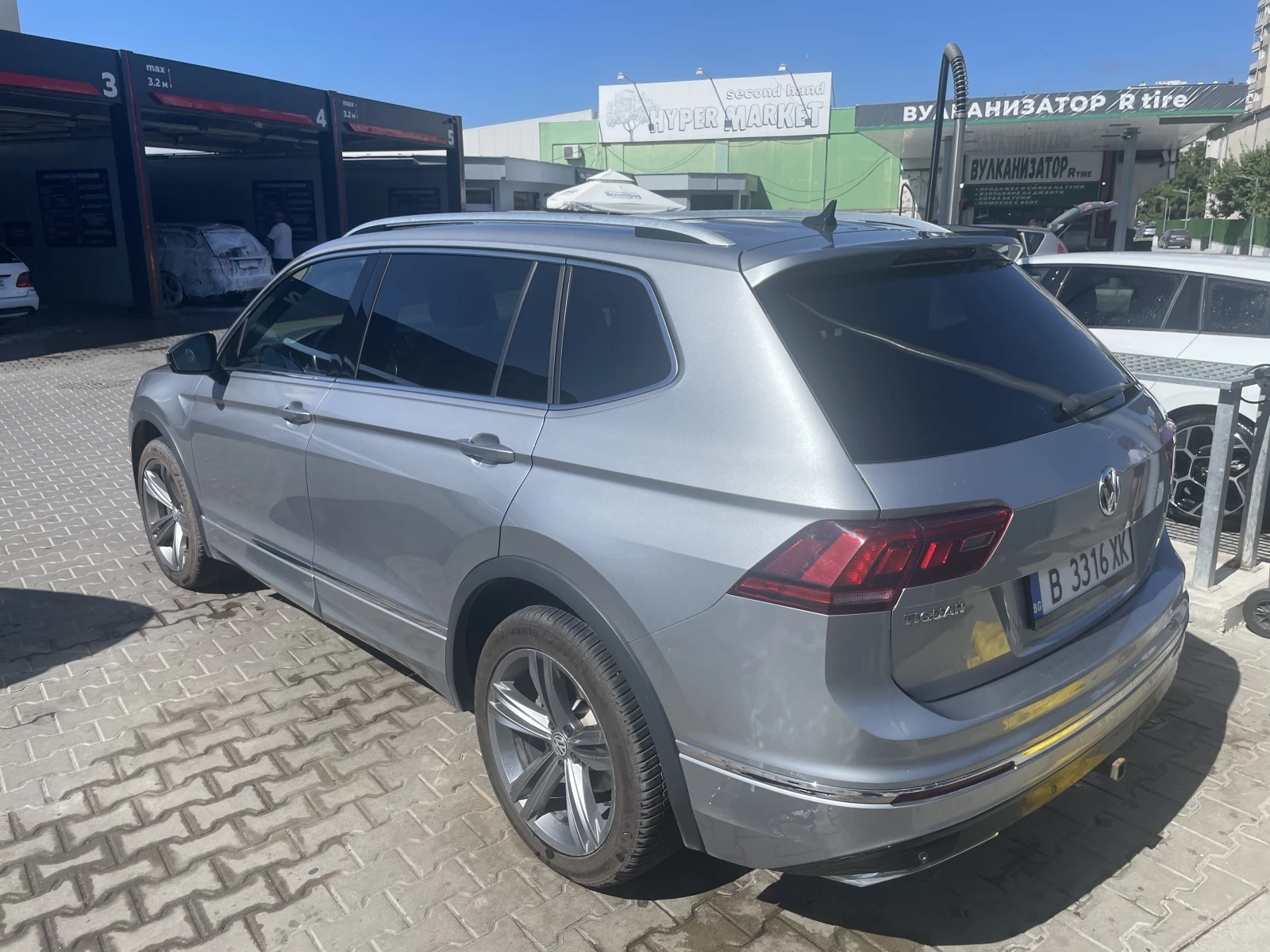 VW Tiguan Allspace R-Line, снимка 3 - Автомобили и джипове - 56528656