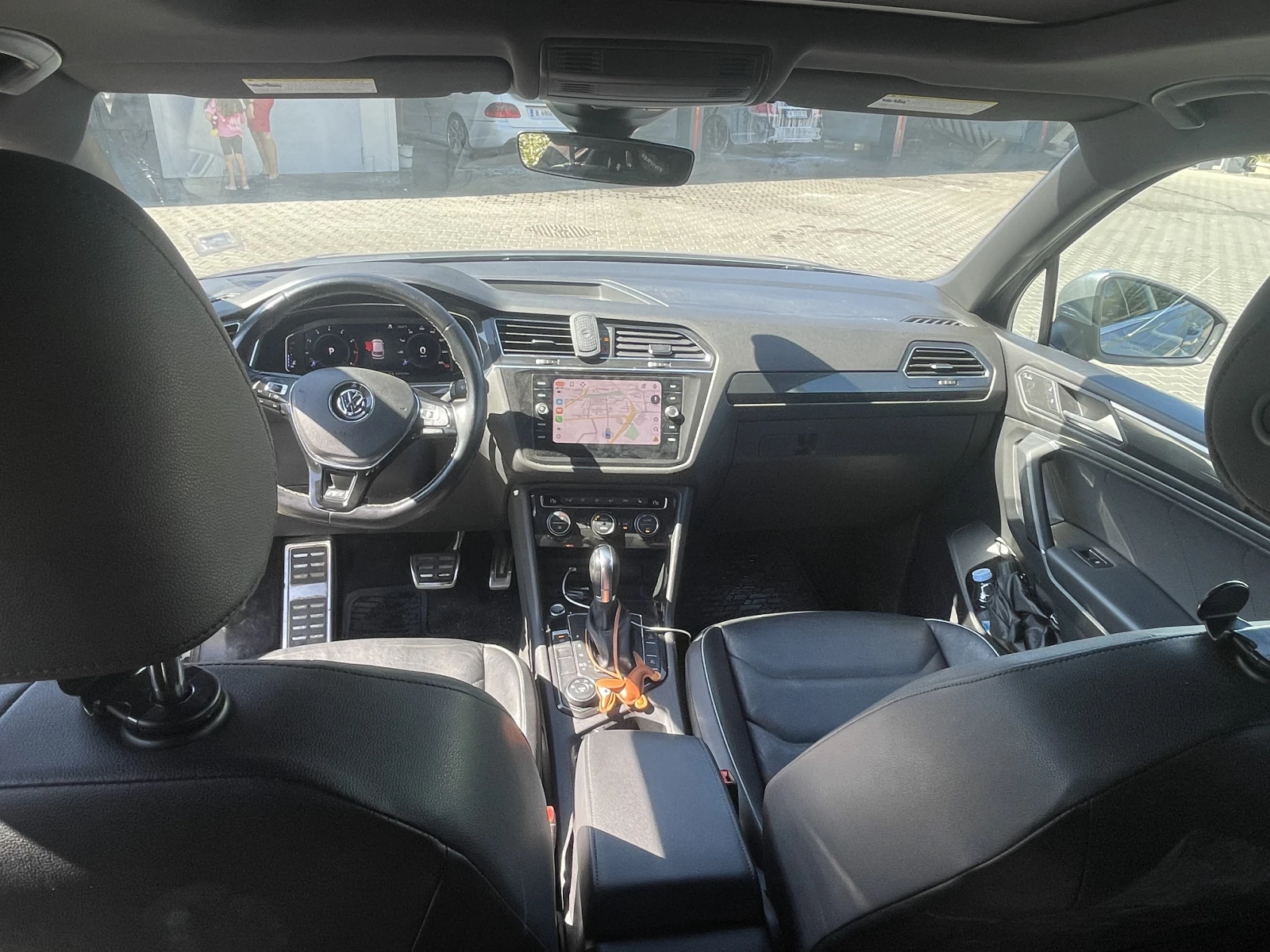 VW Tiguan Allspace R-Line, снимка 8 - Автомобили и джипове - 56528656