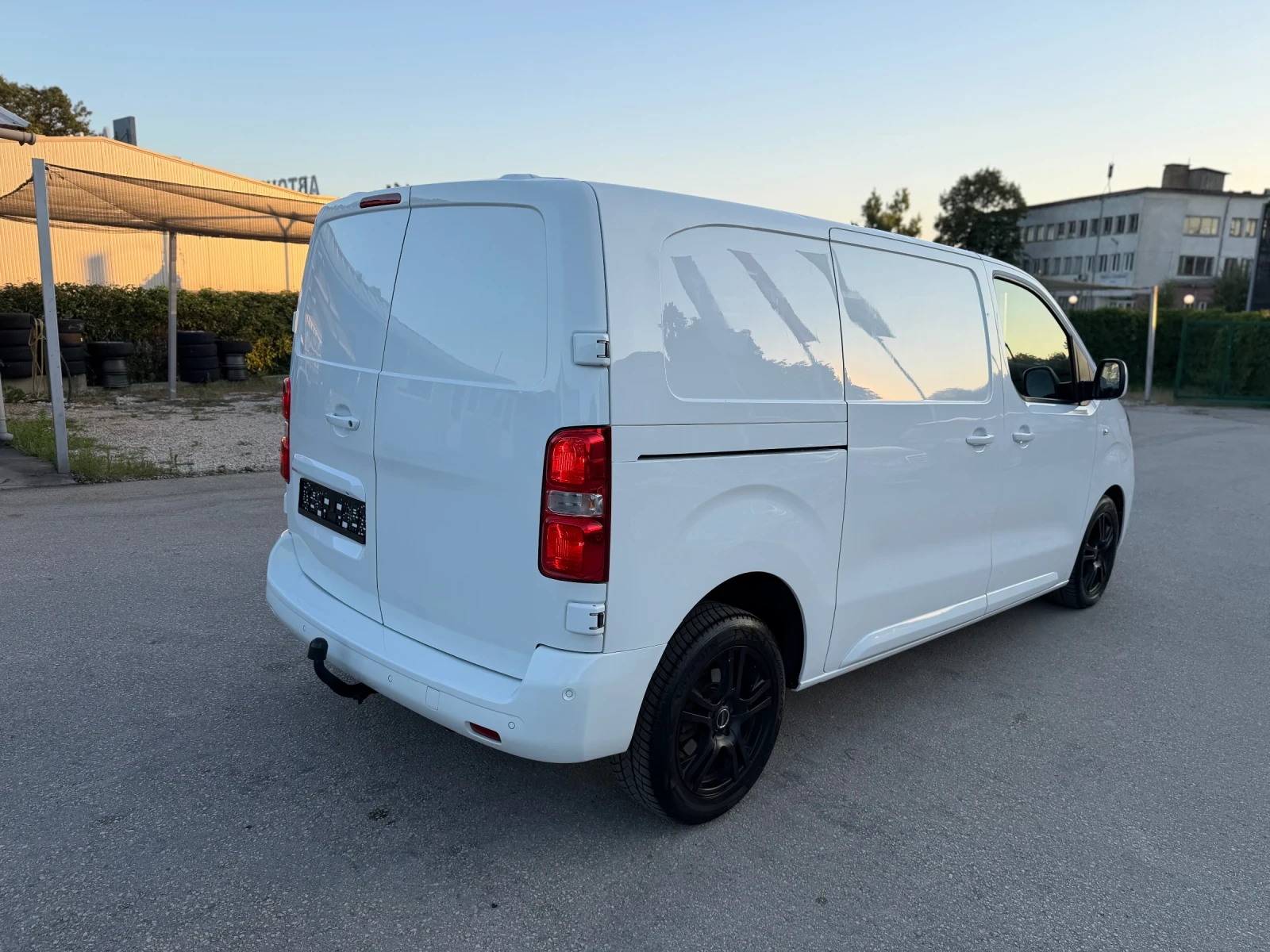 Peugeot Expert 2.0HDI 177k.c. + Швейцария+ , снимка 8 - Бусове и автобуси - 55547078
