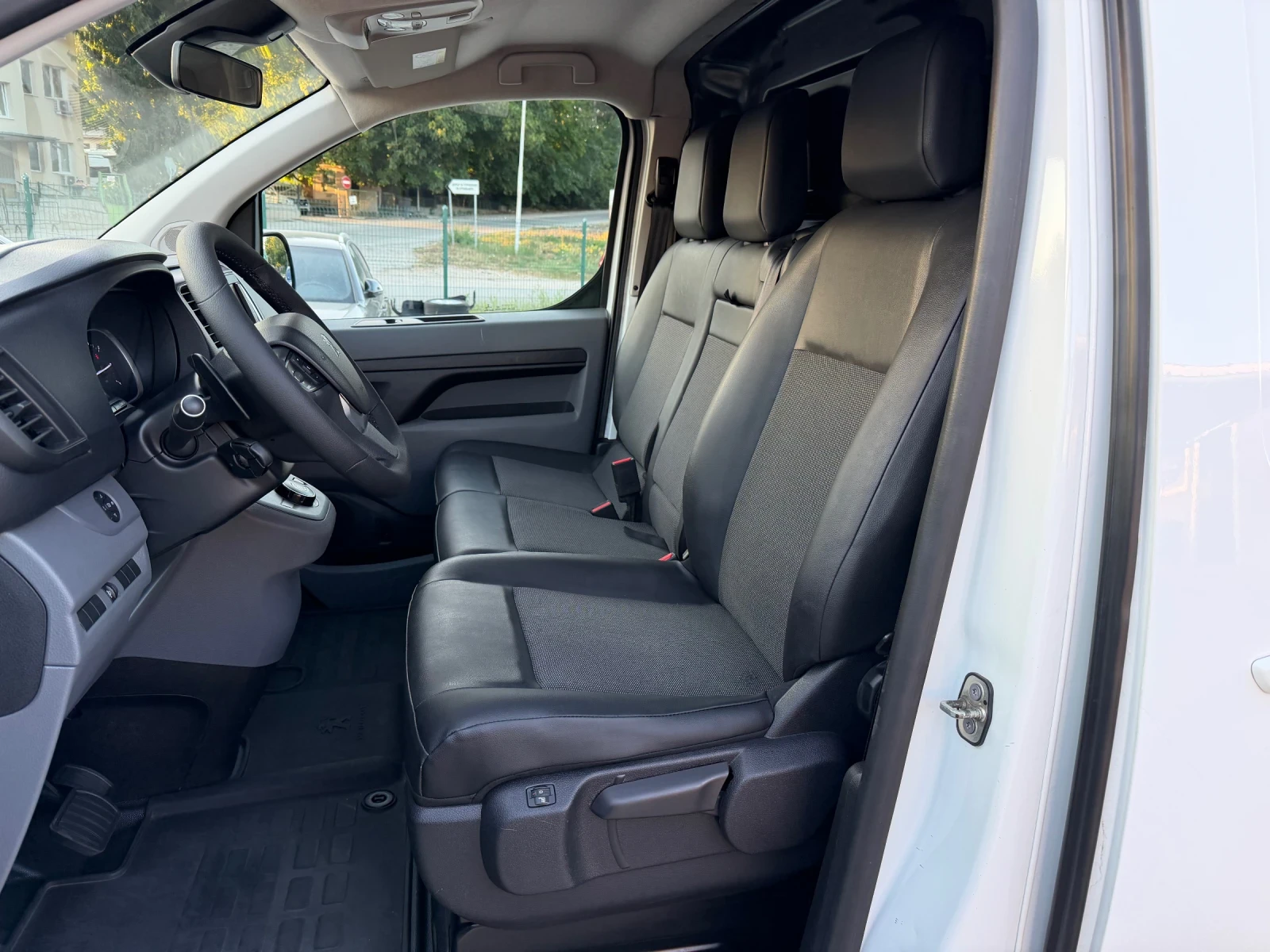 Peugeot Expert 2.0HDI 177k.c. + Швейцария+ , снимка 11 - Бусове и автобуси - 55547078